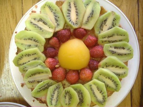 пісочний торт з кремом і фруктами