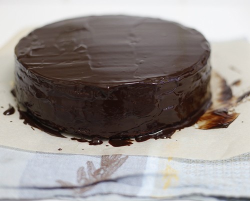 торт «грильяж» з шоколадною помадкою