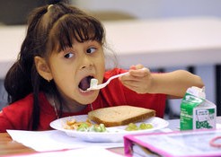 Дитяче харчування: що таке добре, а що - не дуже?