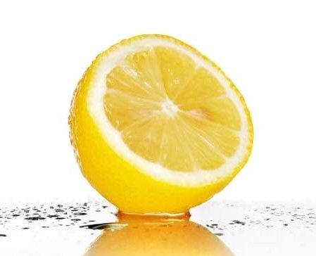 Як можна застосувати лимон в домашньому господарстві?