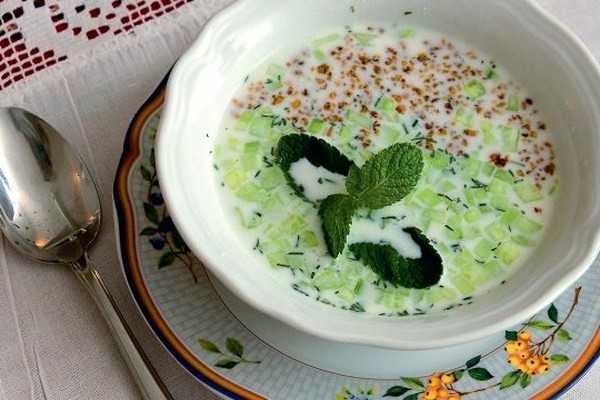 холодний суп по-болгарськи