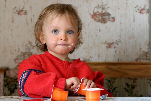 Чому дитина не їсть молочні продукти