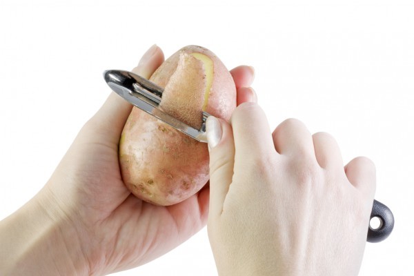 як швидко почистити картоплю