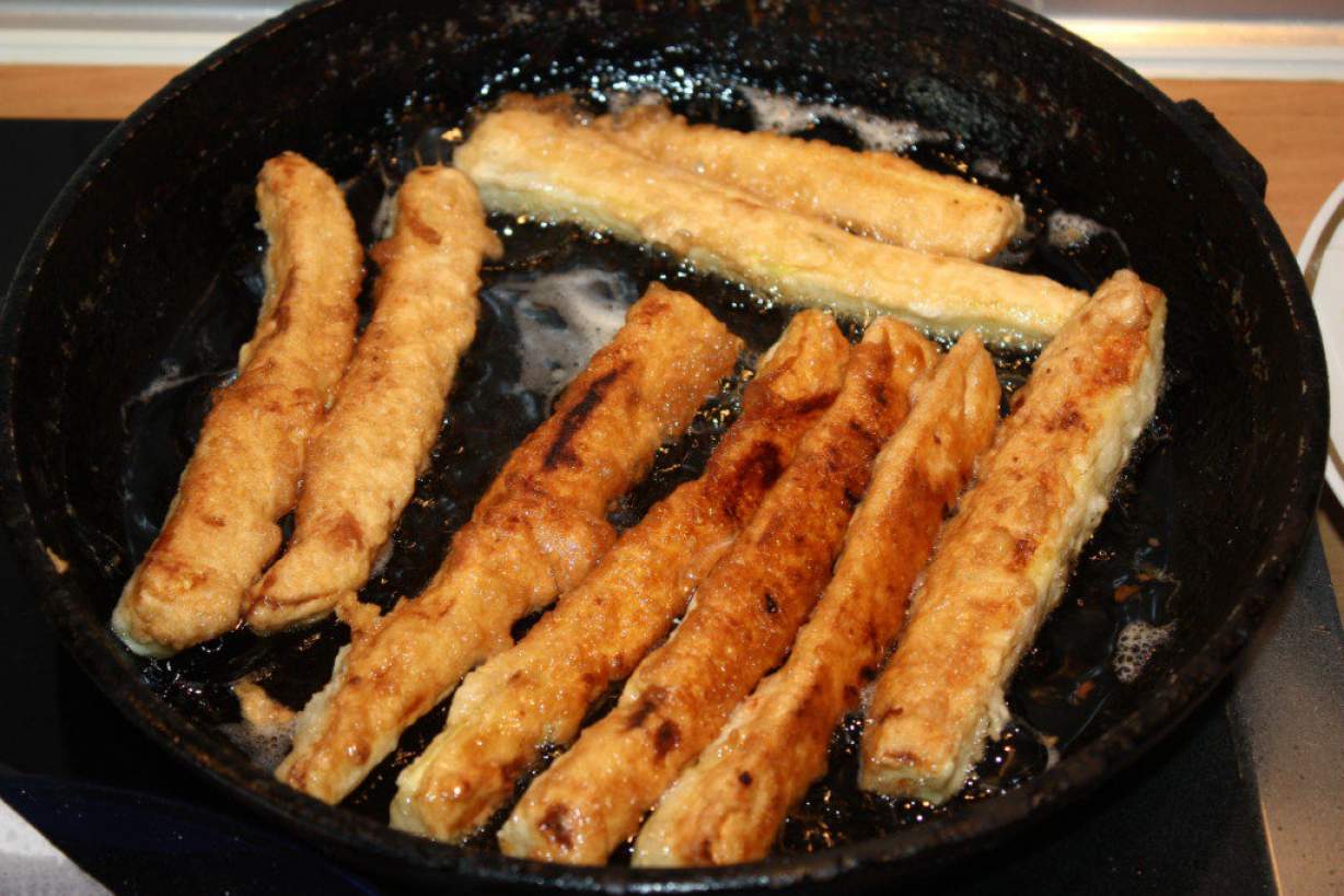 Смачні кабачки в клярі — оригінальна закуска з кабачків