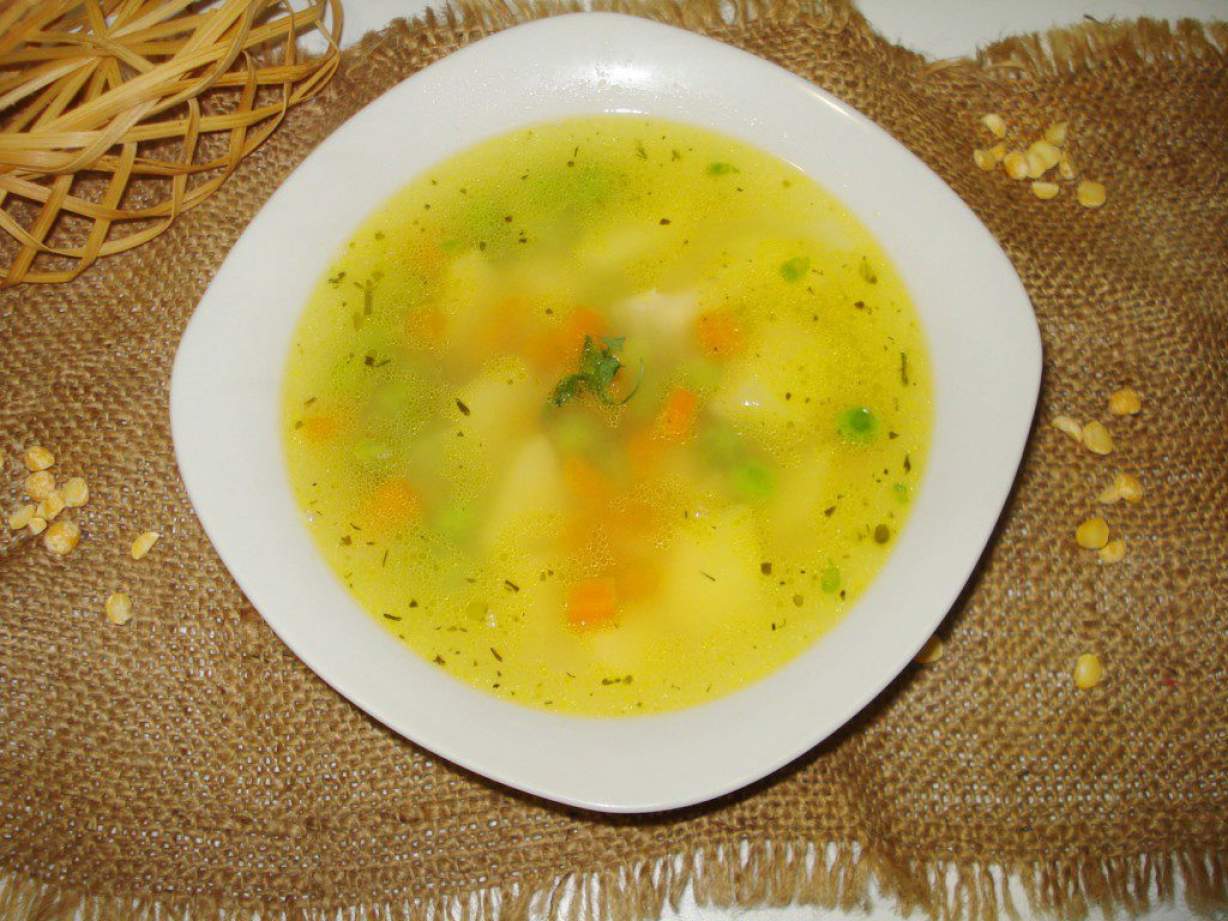 Гороховий суп із зеленим горошком швидкого приготування