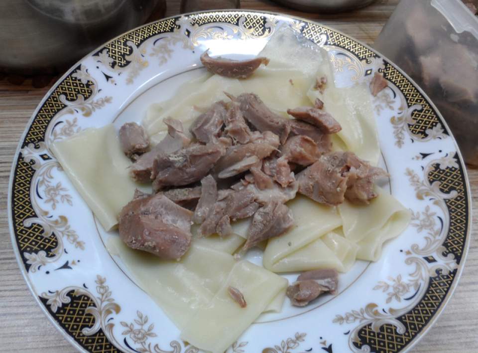 Шурпа в домашніх умовах або м'ясо по-казахськи з тестом