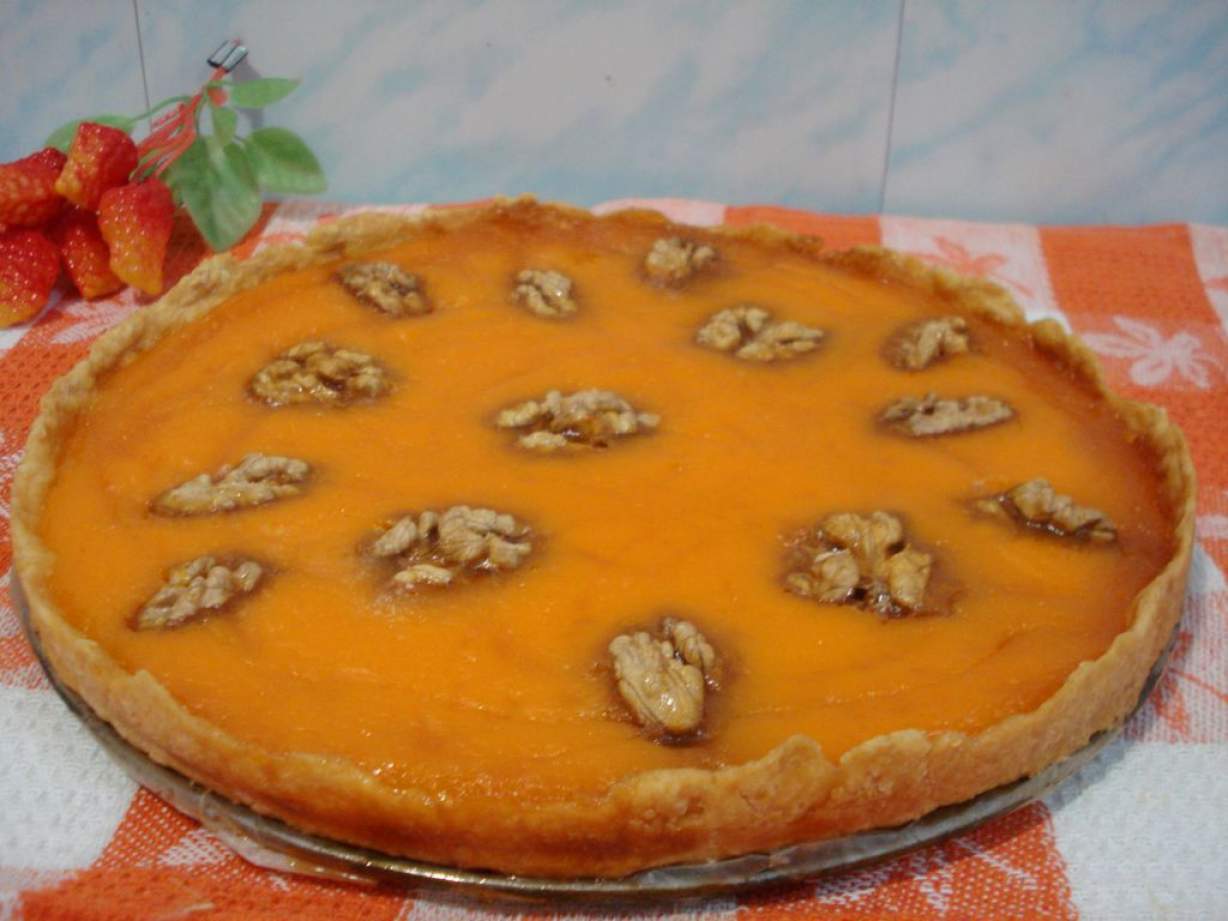 Смачний гарбузовий пиріг з волоськими горіхами і медом