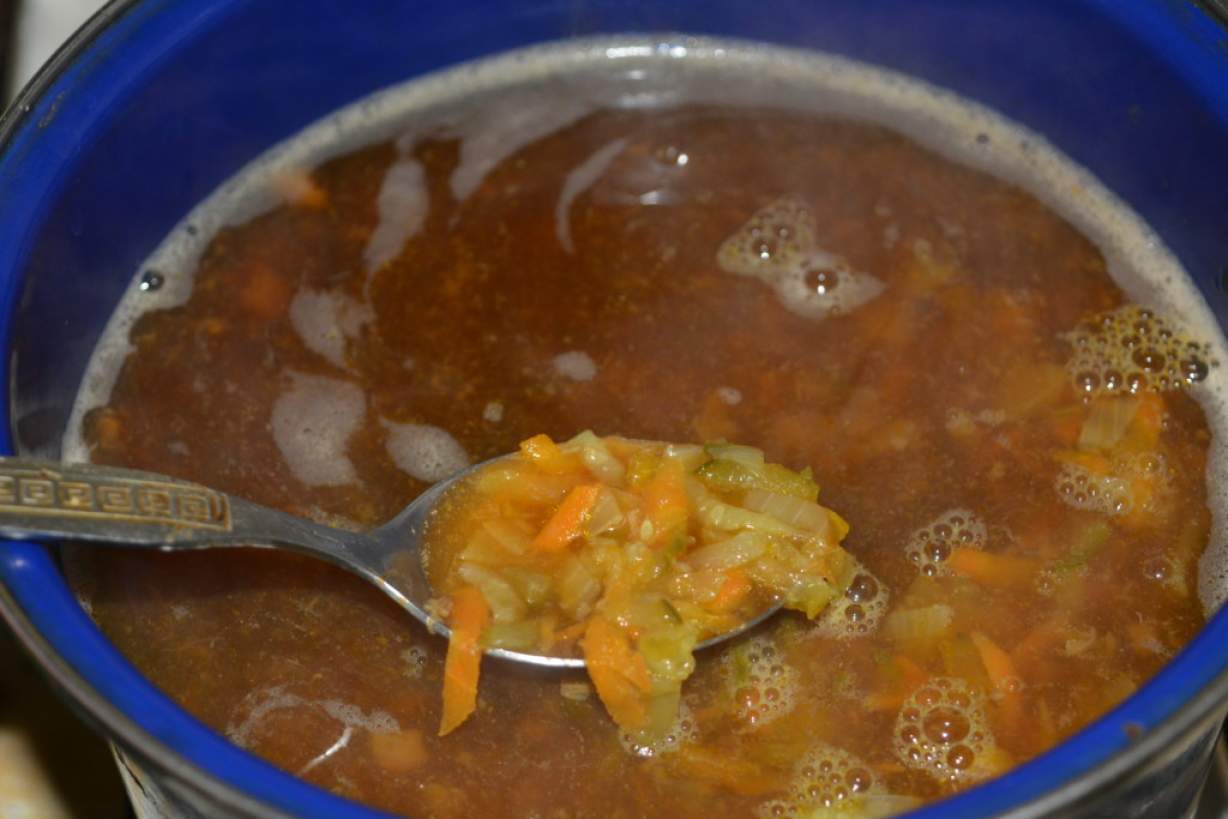 Пісний суп з сухими грибами і солоними огірками (без м'яса і перловки)
