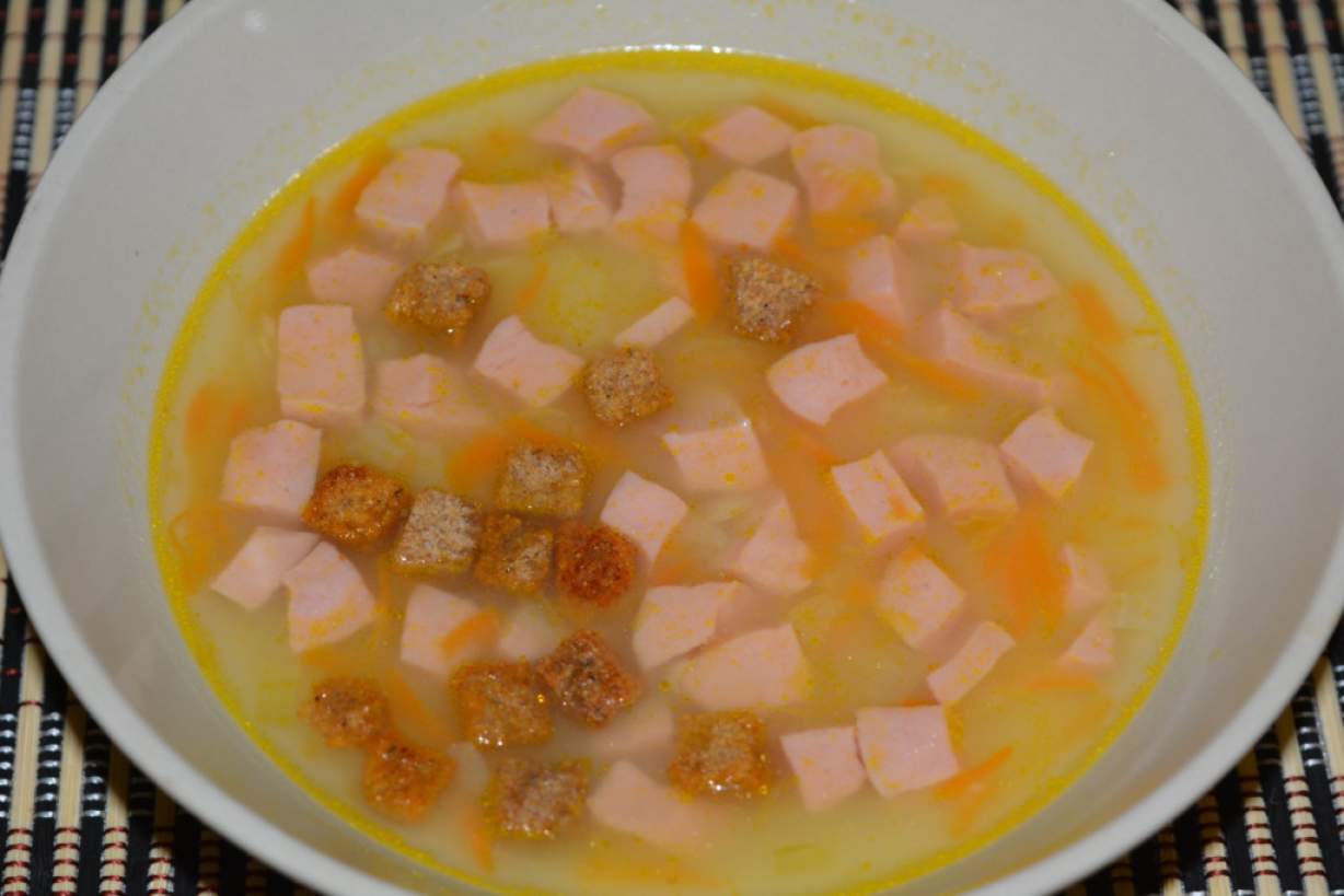 «Толченка» — картопляний суп-пюре з грінками і вареною ковбасою