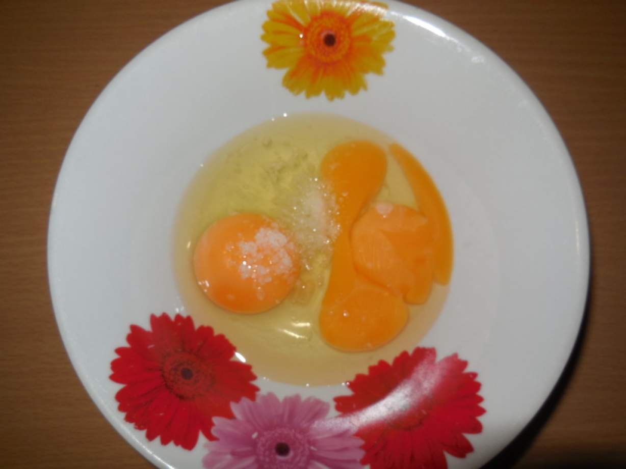 Домашня яєчна локшина — як приготувати без води, тільки на яйцях