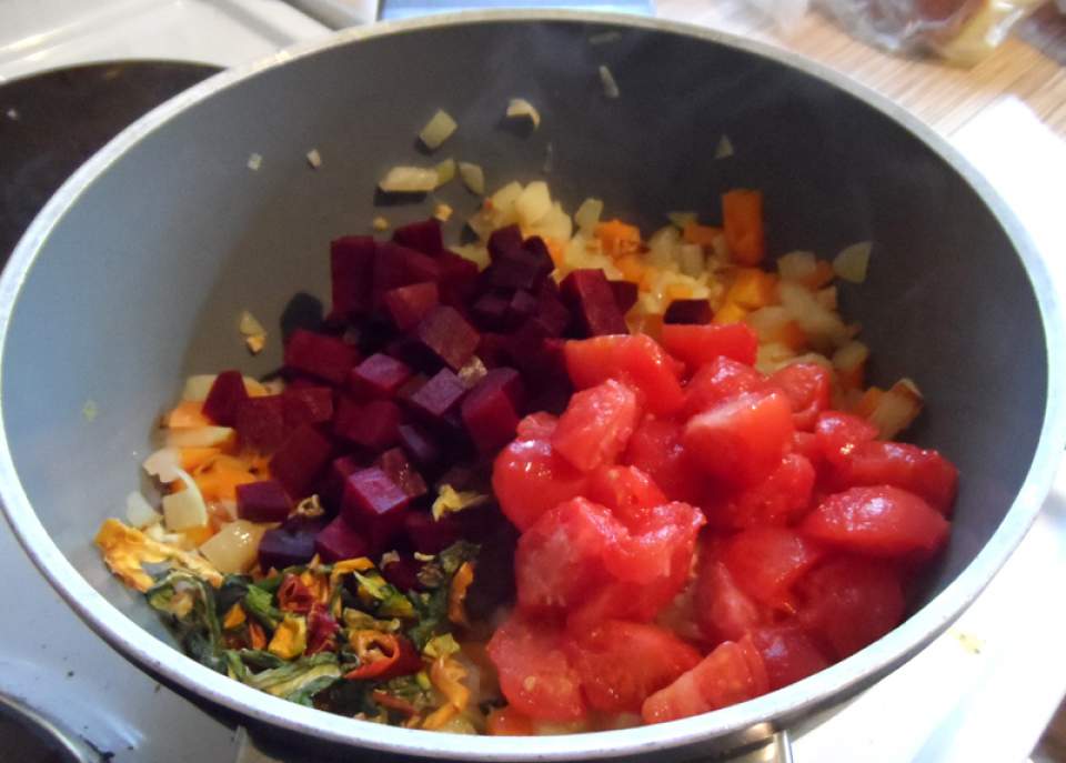 Рубіновий суп-пюре — незвичайний рецепт борщу