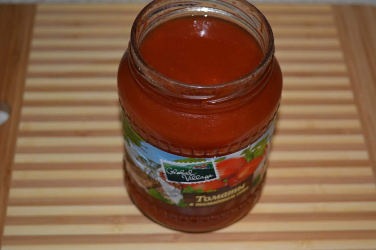 Смачний томатний суп з фрикадельками з консервованих помідорів у власному соку