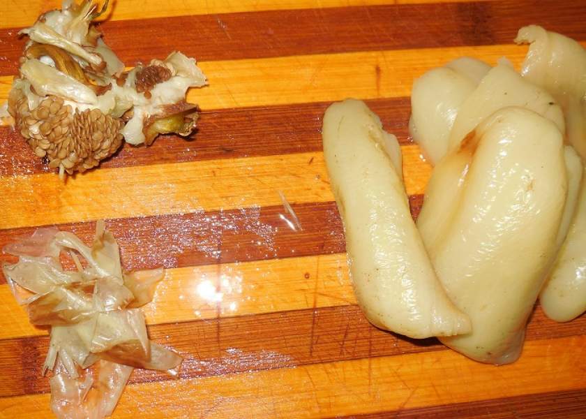 Сира ікра з запечених в духовці баклажан — дуже смачна літня закуска з печених баклажанів