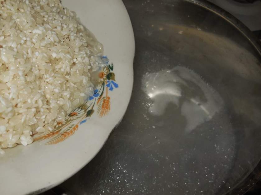 Як зварити рисову кашу на воді на гарнір