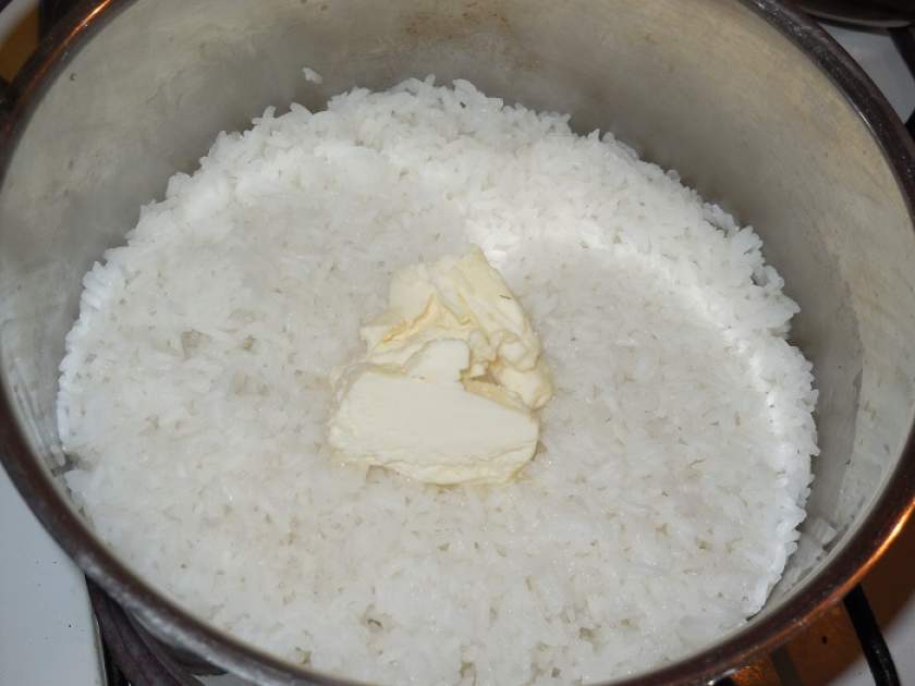 Як приготувати розсипчастий рис на гарнір в каструлі правильно