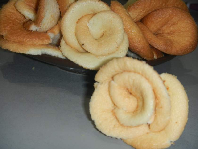 Домашнє бісквітне печиво Троянди — як зробити гарний букет з бісквітних троянд