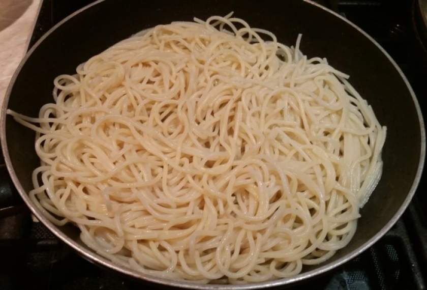 Як варити спагетті в каструлі