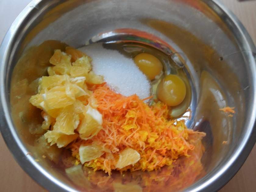 Солодкий гречаний пиріг в мультиварці або гречана коврижка з морквою і апельсинами