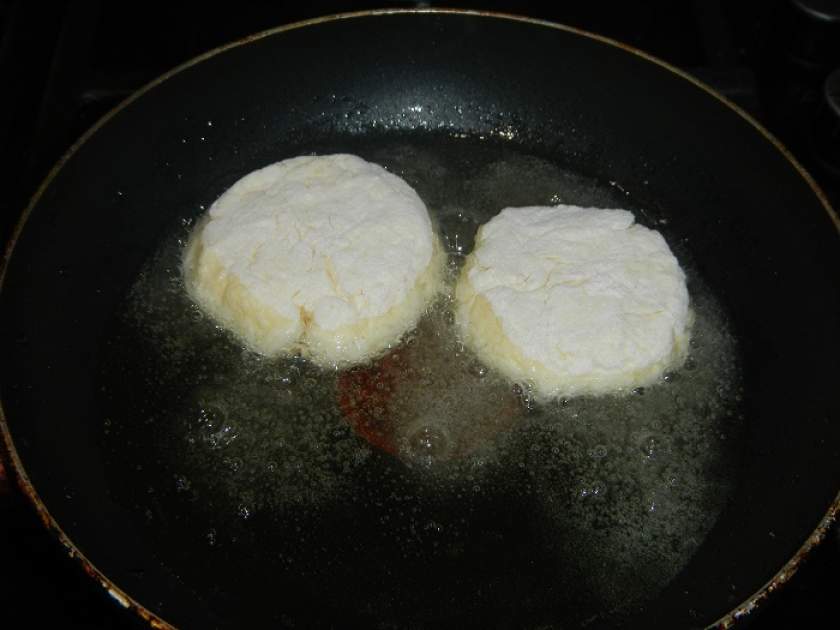Смачні, пишні та повітряні сирники із сиру — простий класичний рецепт сирників